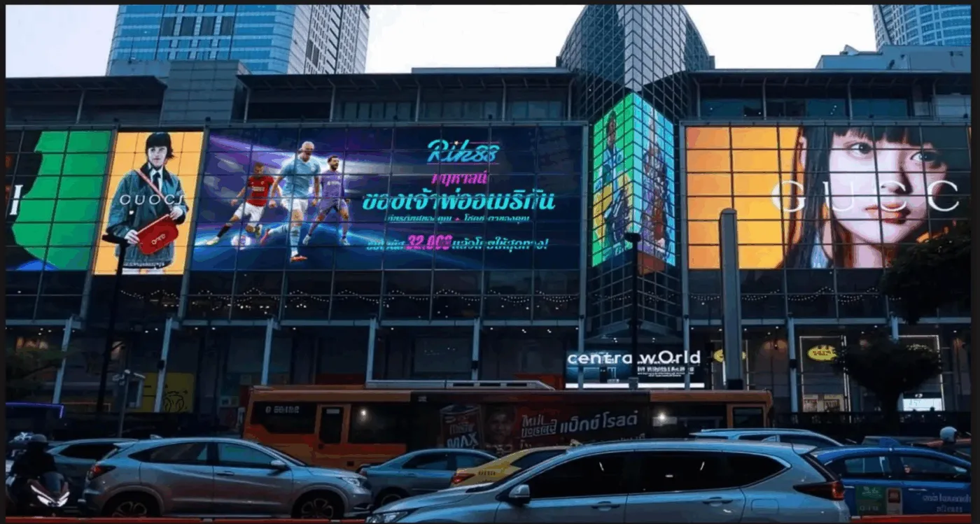 Billboard Rik88 xuất hiện tại Central World (Bangkok) khiến nhiều người không khỏi đặt câu hỏi: quảng cáo thật hay chỉ là hình ảnh dựng để tạo hiệu ứng?