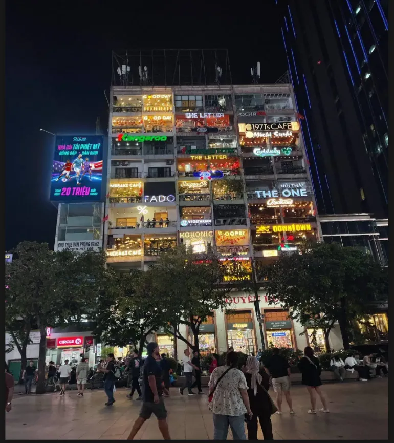 Billboard Rik88 xuất hiện giữa khu trung tâm Mỹ – quảng cáo thật hay chỉ là hình ảnh dàn dựng?